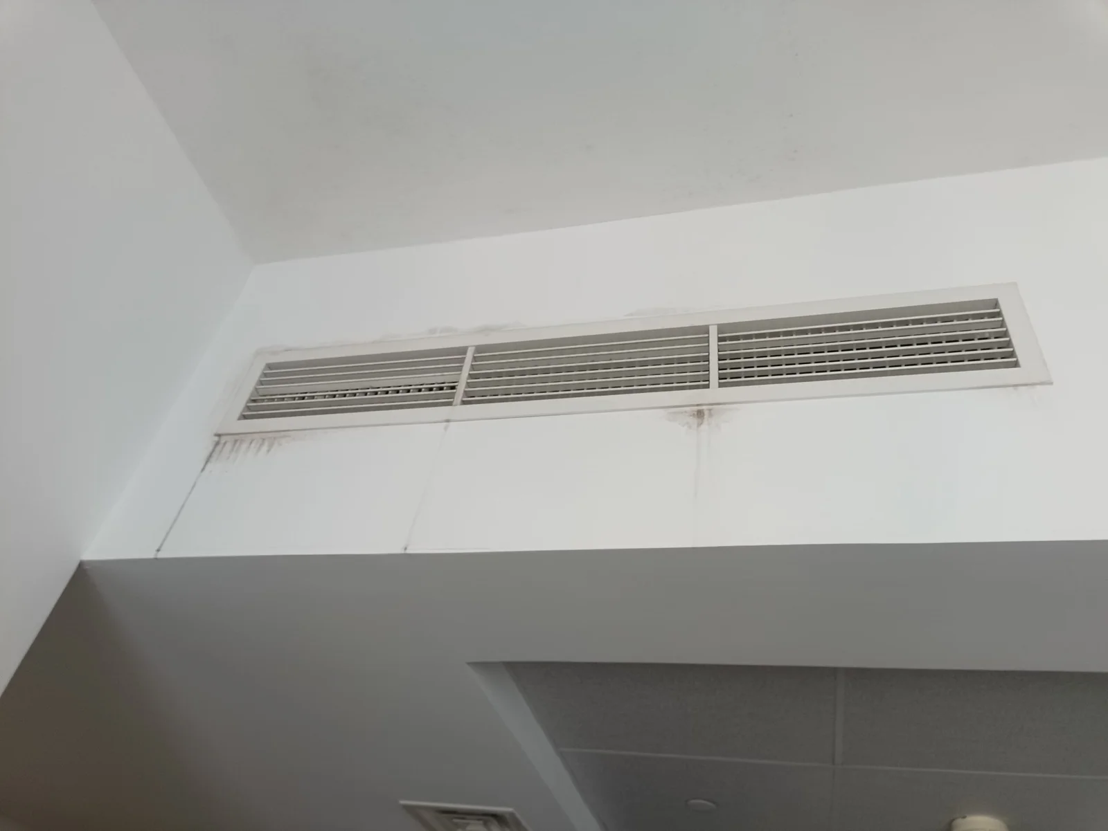 Why Am I Seeing Water Droplets on AC Grills?