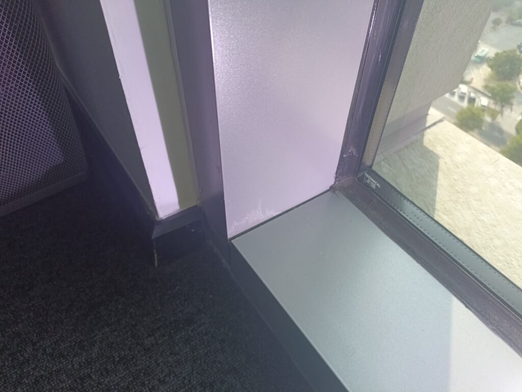 condensation-on-building-cladding-dubai
