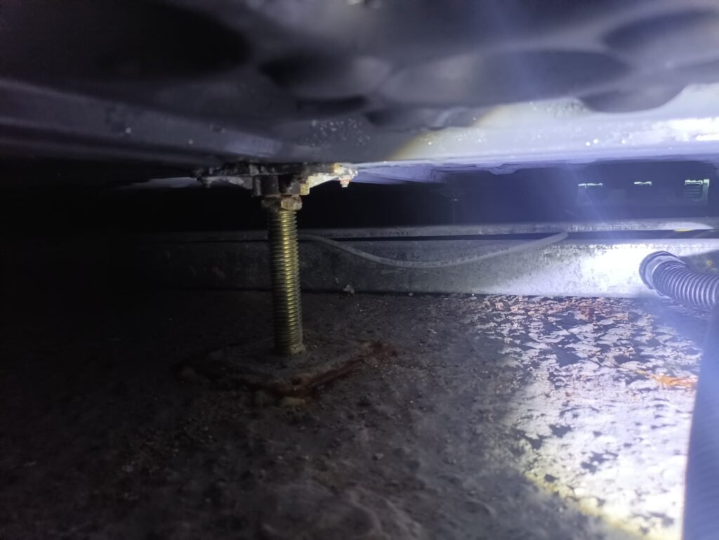 condensation under office raised floor
