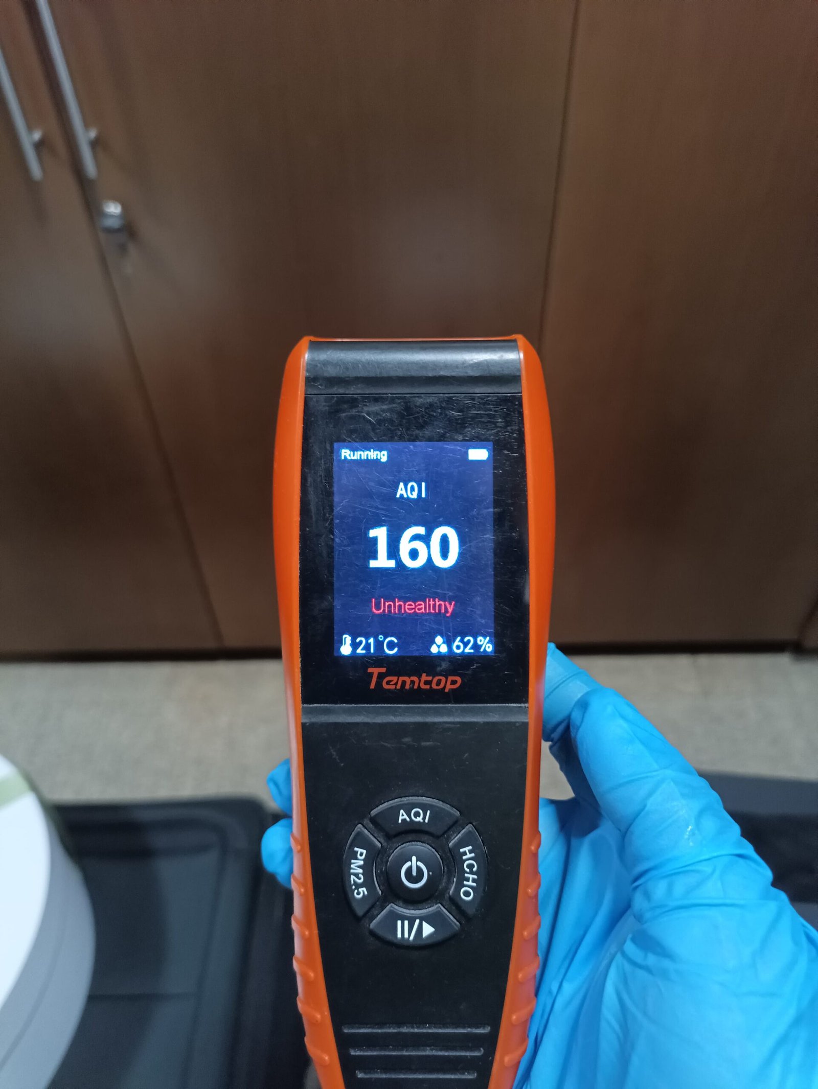 mold growth impact indoor air quality by releasing spores